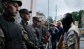 Ukraine triển khai xe bọc thép tới hiện trường vụ xung đột với Right Sector