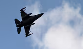 Nhiều máy bay "lạ" oanh kích quân đội Syria ở Lattakia