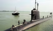 Ấn Độ hạ thủy tàu ngầm Scorpene thứ 2 không trang bị ngư lôi