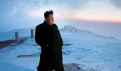 Ông Kim Jong-un leo lên đỉnh núi cao nhất đất nước để tưởng nhớ cha