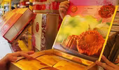 Giá bánh trung thu giảm nhẹ