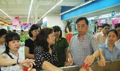 Kiểm tra an toàn thực phẩm tại Hà Nội: Chợ Phùng Khoang, siêu thị Co.opMart Hoàng Mai có sai phạm