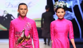 Lương Thế Thành - Thuý Diễm tái hiện "đám cưới" trên sàn catwalk