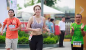 Hoa hậu Mai Phương Thuý quyến rũ trên đường chạy marathon