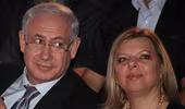 Vợ thủ tướng Israel bị kiện vì tham nhũng... đồ "đồng nát"