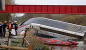 Pháp: Tàu trật bánh, 10 người thiệt mạng