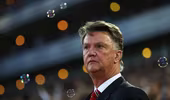 Van Gaal khiến M.U thiệt đơn, thiệt kép