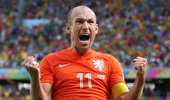Robben tiếp quản chiếc băng đội trưởng đội tuyển Hà Lan