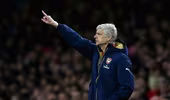 Hưng phấn sau khi… lên đỉnh, Arsenal chuẩn bị thưởng lớn cho Wenger