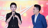 Á hậu Huyền My - MC Thái Dũng thân thiết tại sự kiện