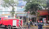 Huy động 6 xe cứu hỏa dập đám cháy ở cửa hàng kinh doanh đệm