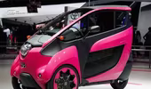 Toyota i-Road hồng rực ấn tượng tại triển lãm xe Paris