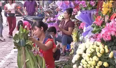 Thị trường hoa tươi ngày 20-10 tăng giá mạnh