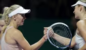 Sharapova cùng Wozniacki “thắp lửa” cho ngày thi đấu thứ 2 WTA Finals
