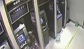 Dùng búa đập nát 9 cây ATM vì không rút được tiền