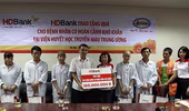 HDBank tặng 200 triệu đồng cho bệnh nhân có hoàn cảnh khó khăn