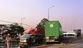 Container đâm hàng loạt ô tô, nhiều người bị thương ở TP.HCM