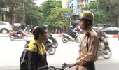 Xử lý gần 1000 trường hợp vi phạm không đội mũ bảo hiểm