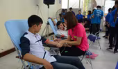 Tân sinh viên 2016 nhiệt tình hiến máu tình nguyện