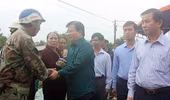 Phó Thủ tướng Trịnh Đình Dũng kiểm tra công tác khắc phục mưa lũ tại Quảng Ngãi