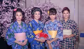 Dàn "sao" đẹp lạ trong trang phục Kimono