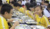 Hơn 400 trường tiểu học của Hà Nội áp dụng thực đơn chuẩn cho bữa ăn bán trú