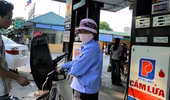 Xăng tăng giá 680 đồng/lít