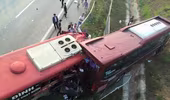 Tai nạn kinh hoàng trên cao tốc Nội Bài- Lào Cai, 12 người thương vong