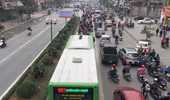 Nhiều phương tiện vẫn lấn làn dành riêng cho buýt nhanh BRT