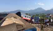Vụ xe tải tông lật tàu hoả làm 3 người tử vong: Do lái xe thiếu quan sát
