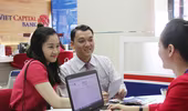 Viet Capital Bank lì xì cho khách gửi tiền