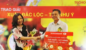 Techcombank trao 1kg vàng cho khách hàng may mắn
