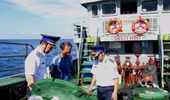 Cảnh sát biển bắt giữ tàu không thuyền trưởng, vận chuyển 50.000 lít dầu DO bất hợp pháp