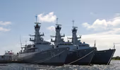 Indonesia mua 3 tàu chiến "xịn" với giá cực rẻ