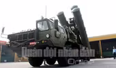 Xem S-300 sẵn sàng bảo vệ kỷ niệm chiến thắng Điện Biên Phủ trên không