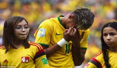 Neymar nức nở khi cử hành quốc ca Brazil
