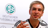 Phillip Lahm từ giã đội tuyển dù đang ở đỉnh vinh quang