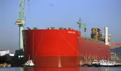 Hàn Quốc hạ thủy tàu siêu trọng 600.000 tấn, dài 488m