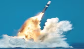 Mỹ phóng thử thành công 2 tên lửa đạn đạo phóng từ tàu ngầm