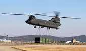 Lục quân Mỹ tiếp nhận trực thăng CH-47F Chinook cải tiến đầu tiên