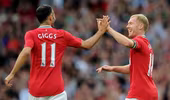 Scholes trở lại hỗ trợ Giggs buổi tập của Man Utd