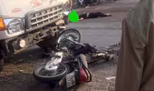 Đấu đầu với xe tải, 2 thanh niên đi xe máy tử vong tại chỗ 