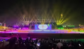 Nghệ thuật ánh sáng kết hợp pháo hoa rực rỡ tại lễ khai mạc SEA Games 31
