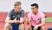 Chanathip: "Cầu thủ trẻ Thái Lan nghĩ tới tiền hơn là cống hiến"