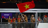 Olympic Paris khai mạc độc nhất vô nhị, cờ Việt Nam tung bay trên sông Seine