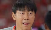 Ông Shin Tae-yong ở lại Indonesia chờ tiền bồi thường