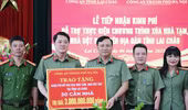 Công an Hà Nội trao tặng 3 tỷ đồng, chung tay cùng đồng bào Lai Châu xóa nhà tạm, nhà dột nát