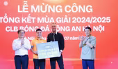 CLB Công an Hà Nội tưng bừng mừng công mùa giải 2024/25