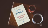 "Hứa với con, ba nhé" - Hồi ký cảm động của đương kim Tổng thống Mỹ Joe Biden 