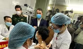 Ba người Việt Nam đầu tiên được tiêm thử nghiệm vaccine Covid-19